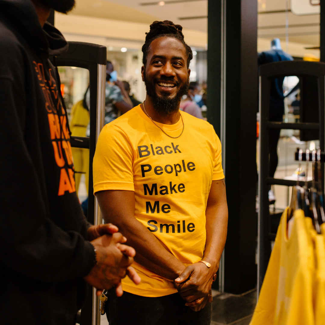 Black People Make Me Smile (T-Shirt)